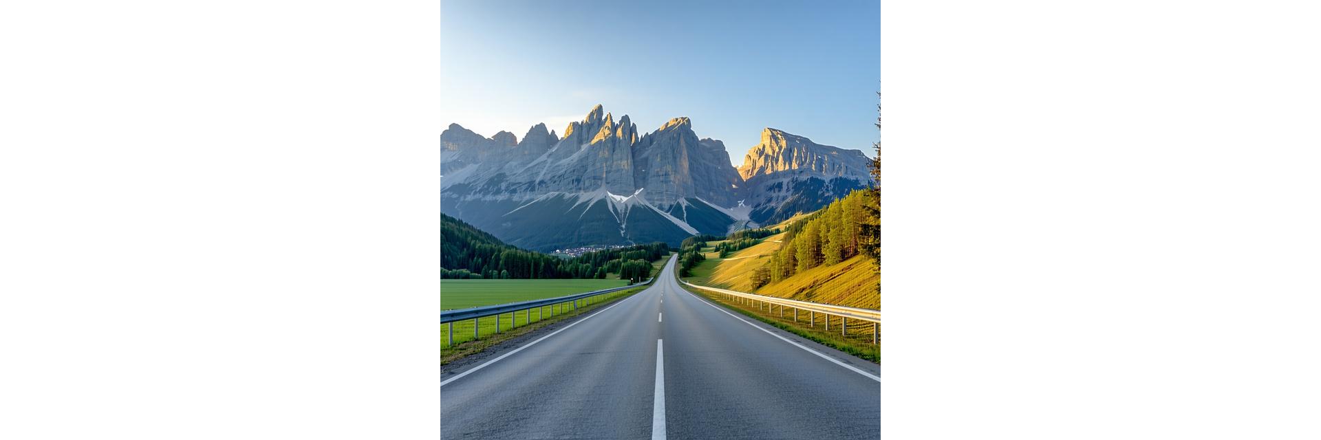 Blick auf eine österreichische Autobahn mit Alpenpanorama